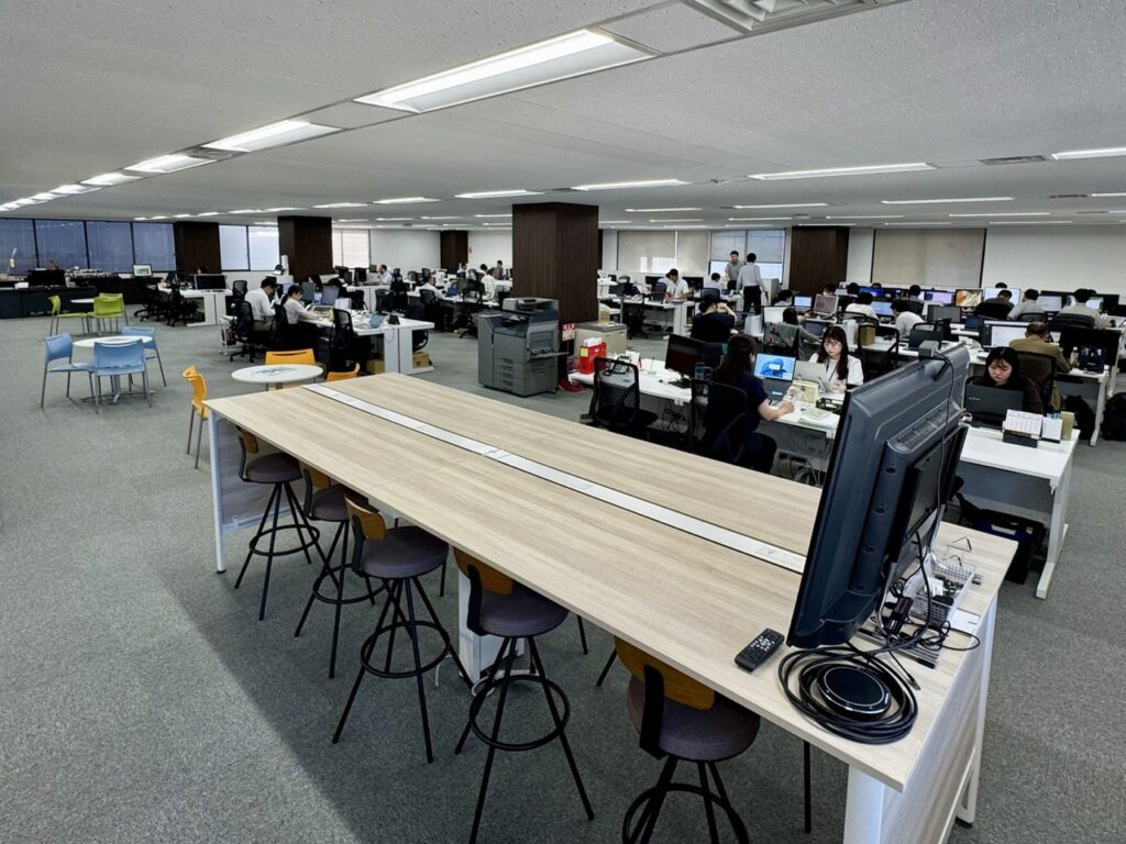 ミィーティングテーブル