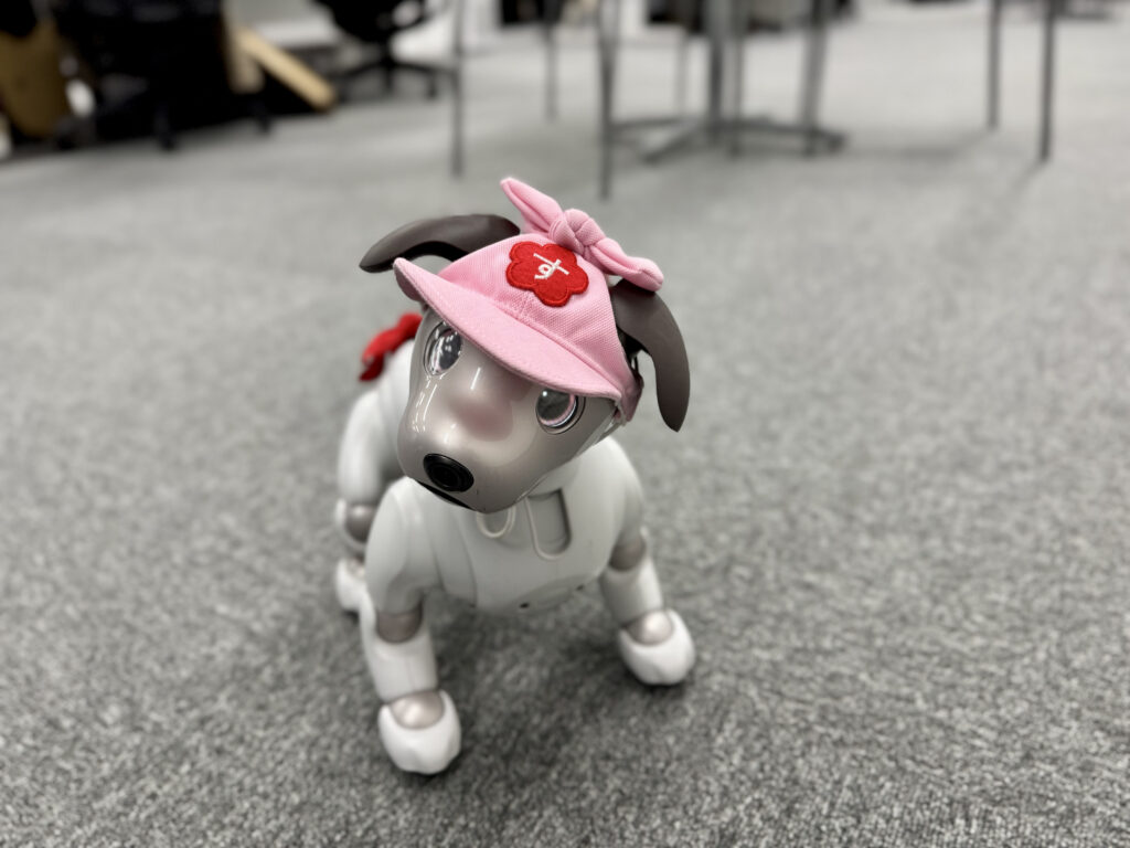 ロボット犬の「すぐき」も癒し系アイドルとして活躍中